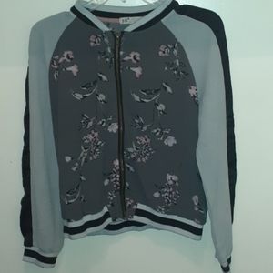 Silky material shirt/sweater